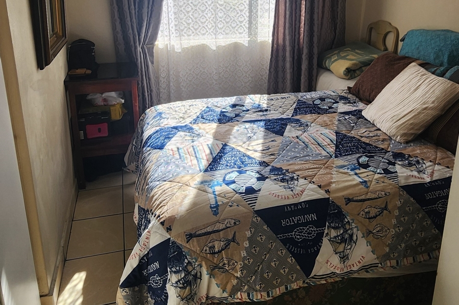 2 Bedroom Property for Sale in Oakglen Western Cape